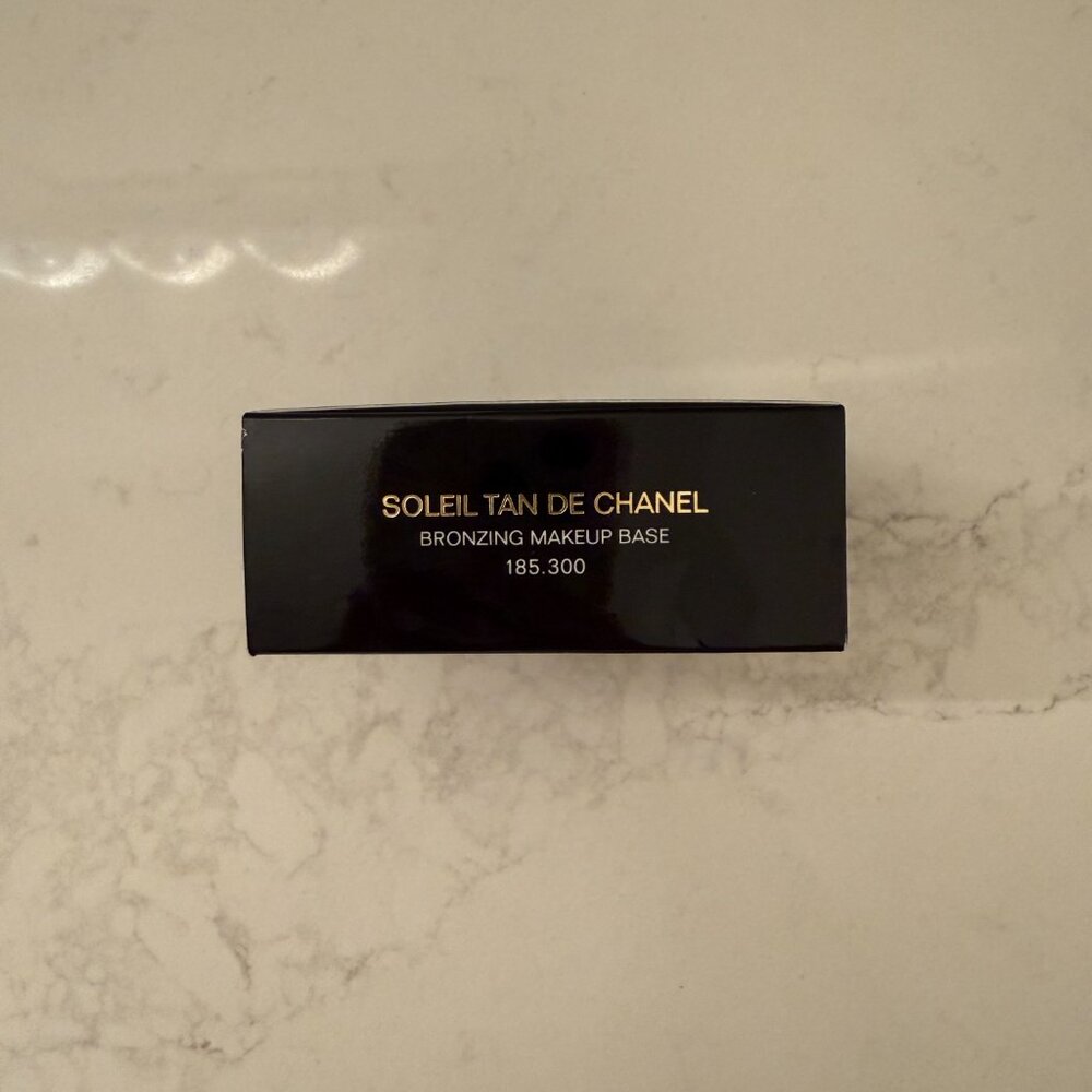 Chanel — Soleil Tan De Chanel Bronzer, Original Formula (Discontinued) (NWT) - Picture 4 of 7